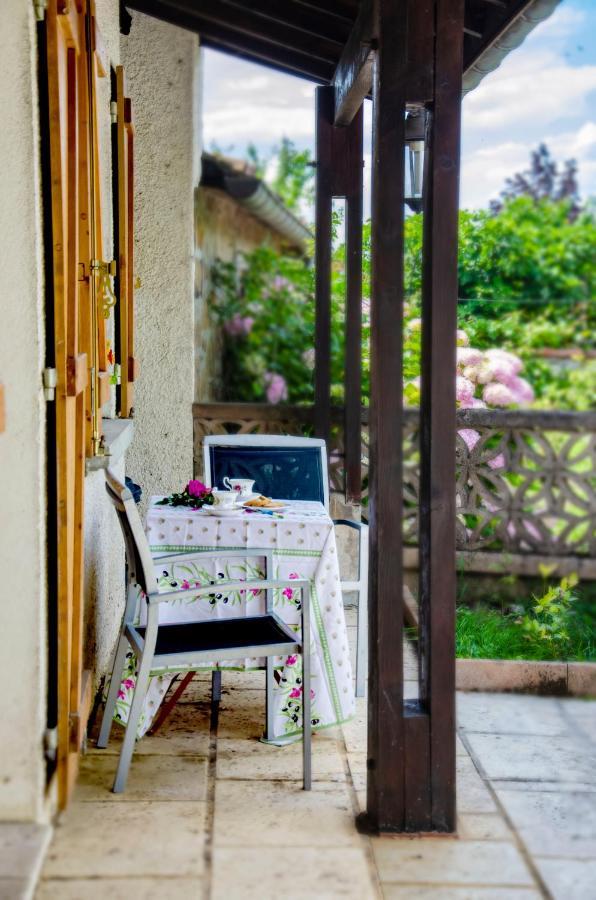 La Petite Pierrette Appartement Saint-Benoit-de-Carmaux Buitenkant foto